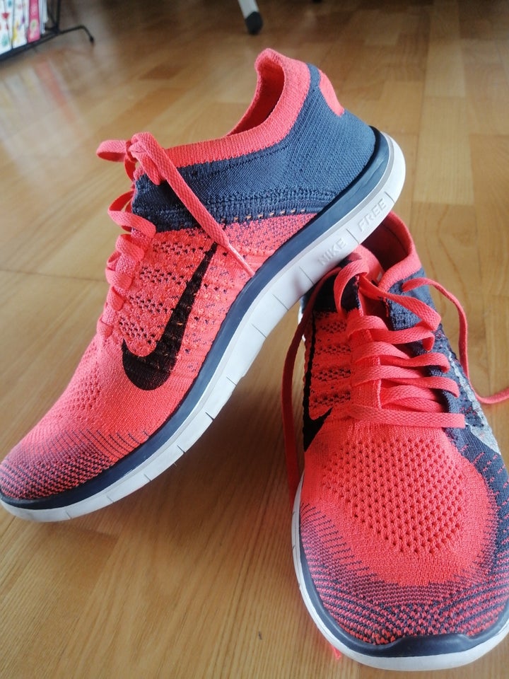 Sneakers Nike str 425