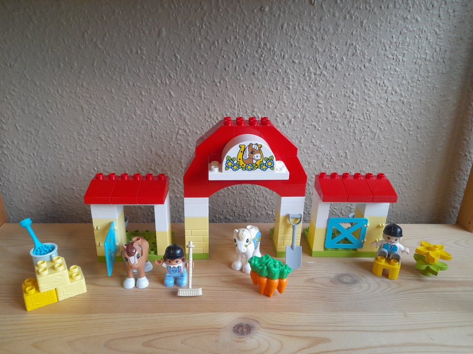 Lego Duplo, 10951 hestestald og