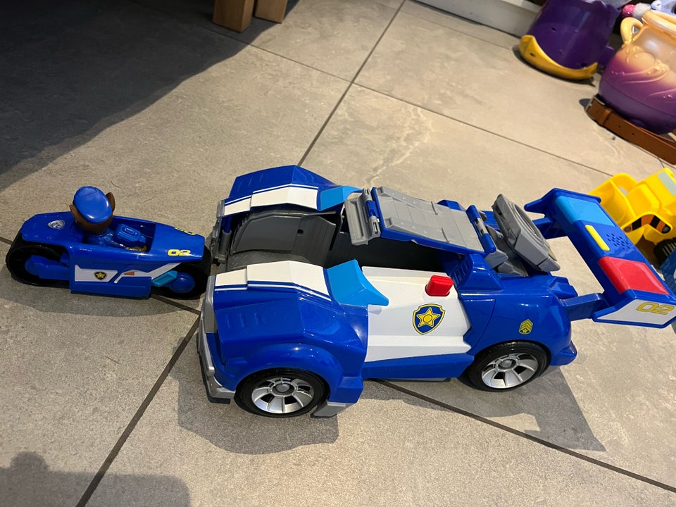 Paw Patrol Chase Transforming City