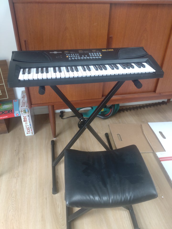 Keyboard, Gear4music MK-1000