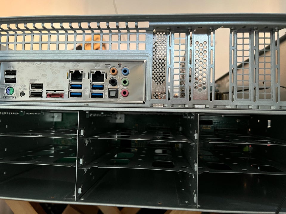 Kabinet Supermicro CSE-847