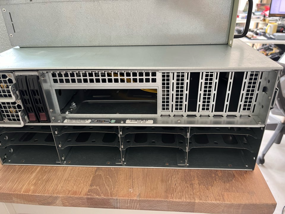 Kabinet Supermicro CSE-847