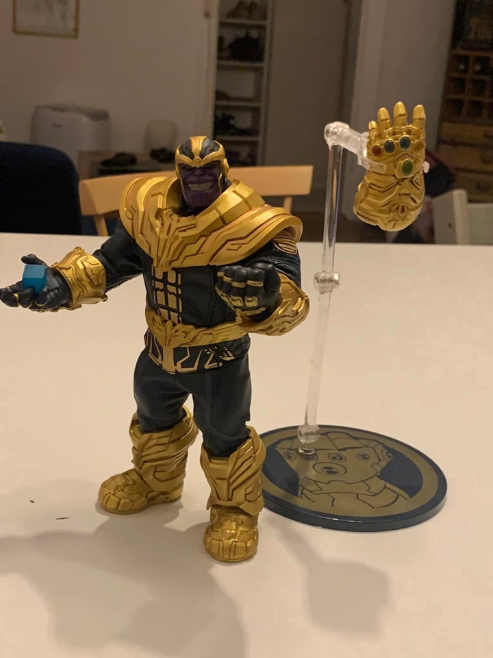 Mezco One:12 Thanos Mezco