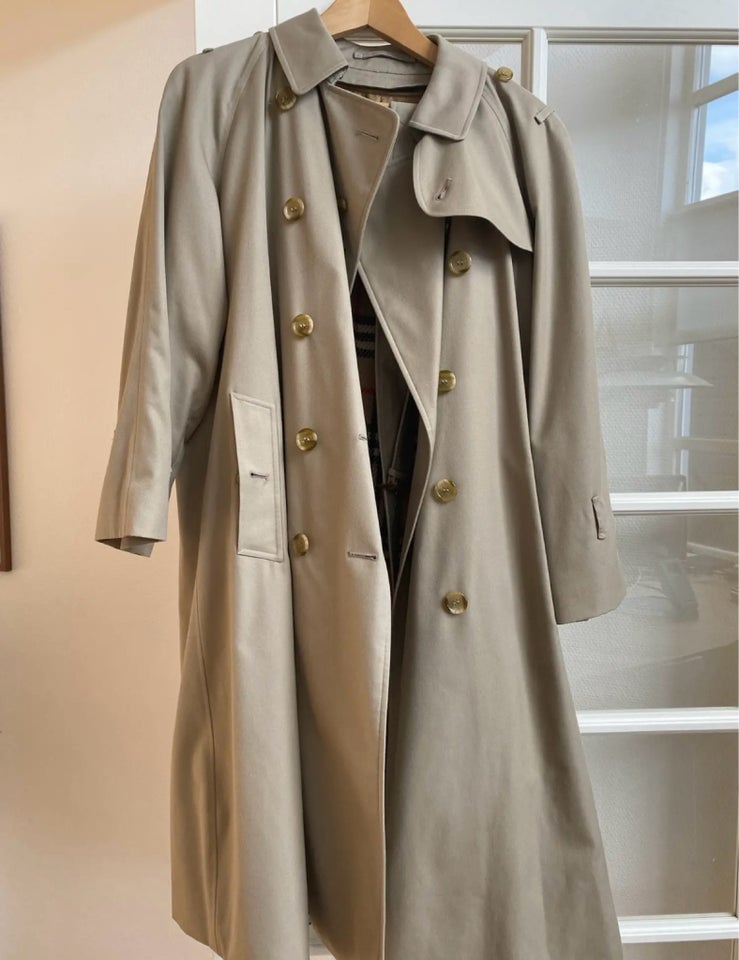 Trenchcoat str 38 Burberry