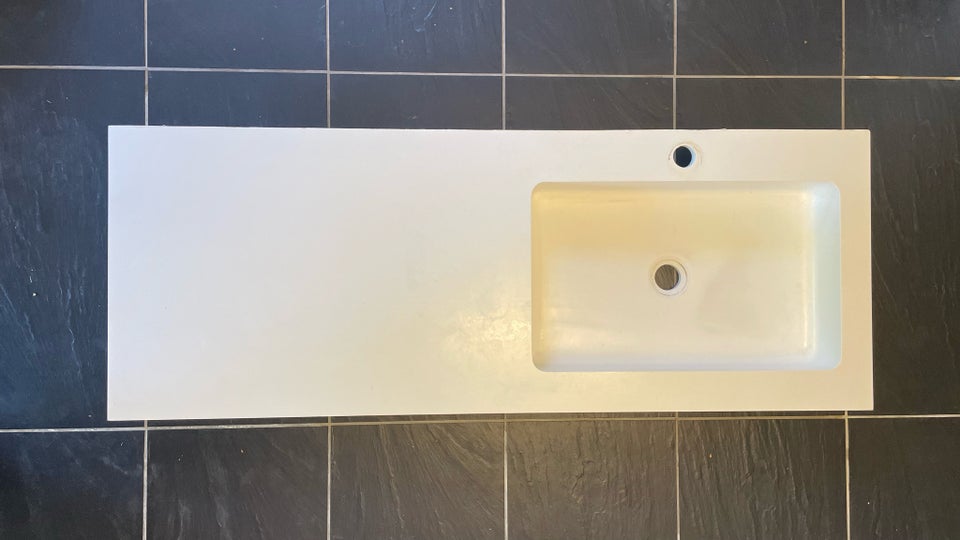 120 cm bordplade med helstøbt vask