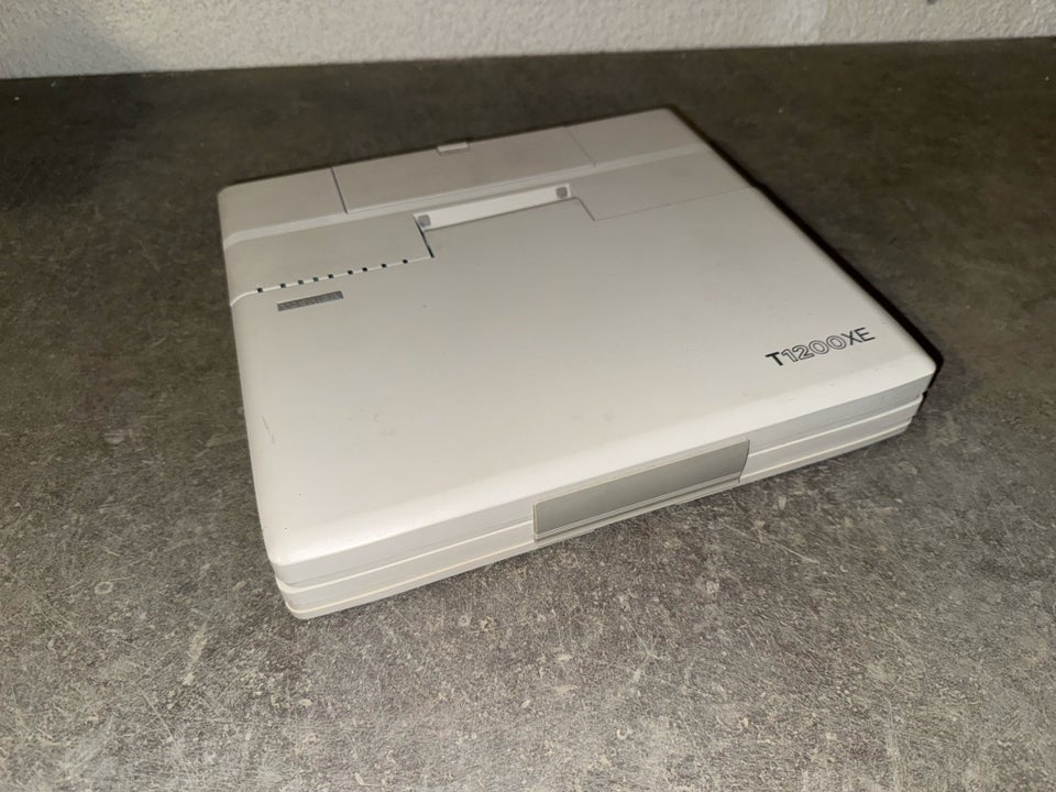 Toshiba T1200XE