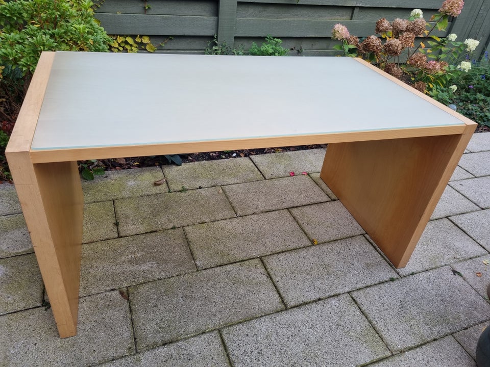 Skrivebord, Ikea, b: 150 d: 80 h: 77