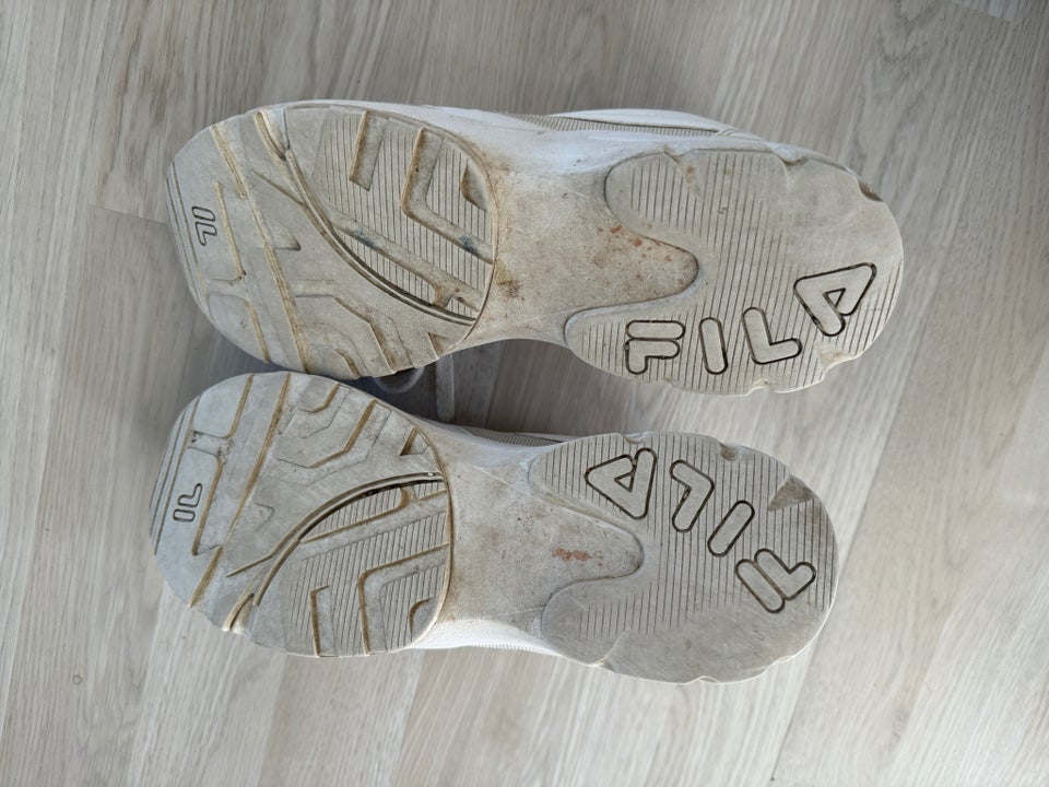 Sneakers str 38 Fila