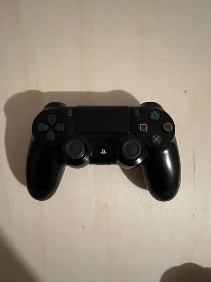 Andet, Controller, God