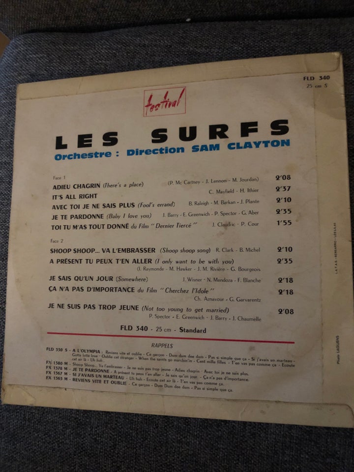 LP, Les surfs