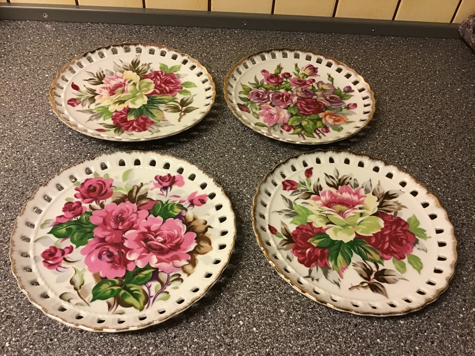 Porcelæn Platter med Rød Blomster