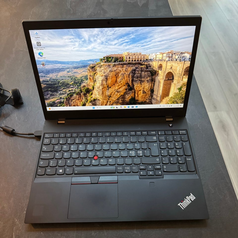 Lenovo P15v, i7 10750H 2,6 GHz, 16 GB