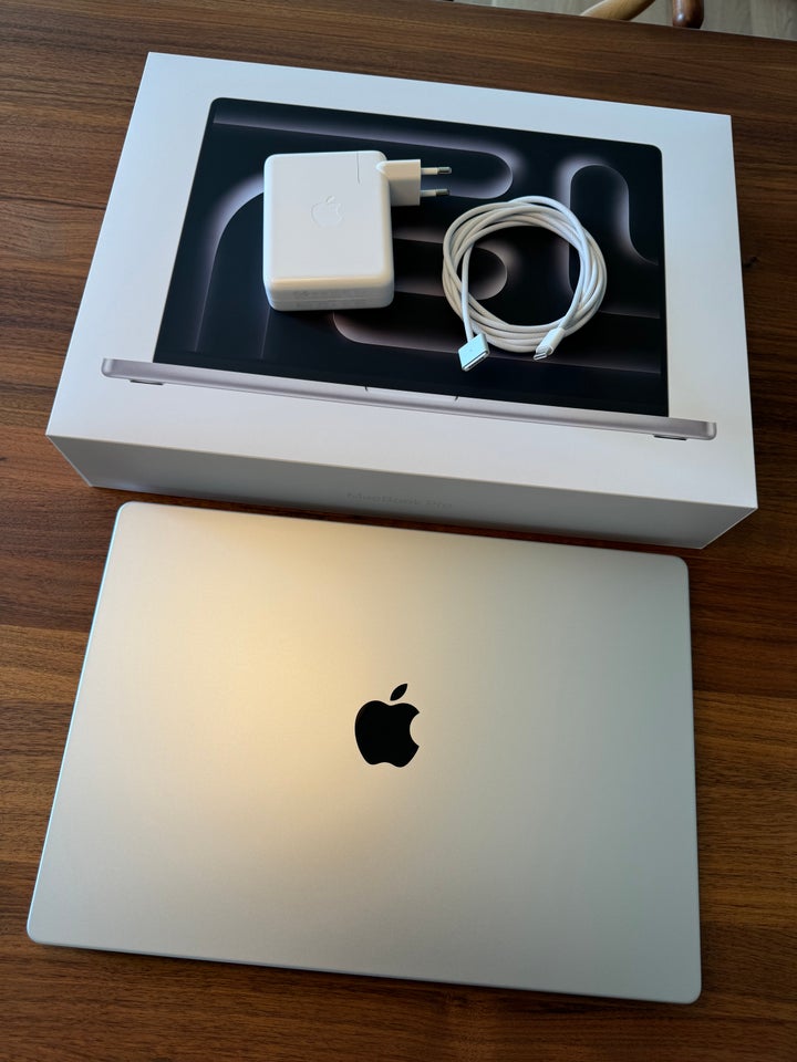 MacBook Pro 16 M3 Pro