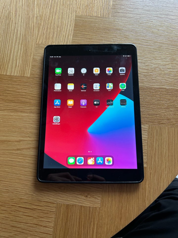 iPad 8, 32 GB, sort