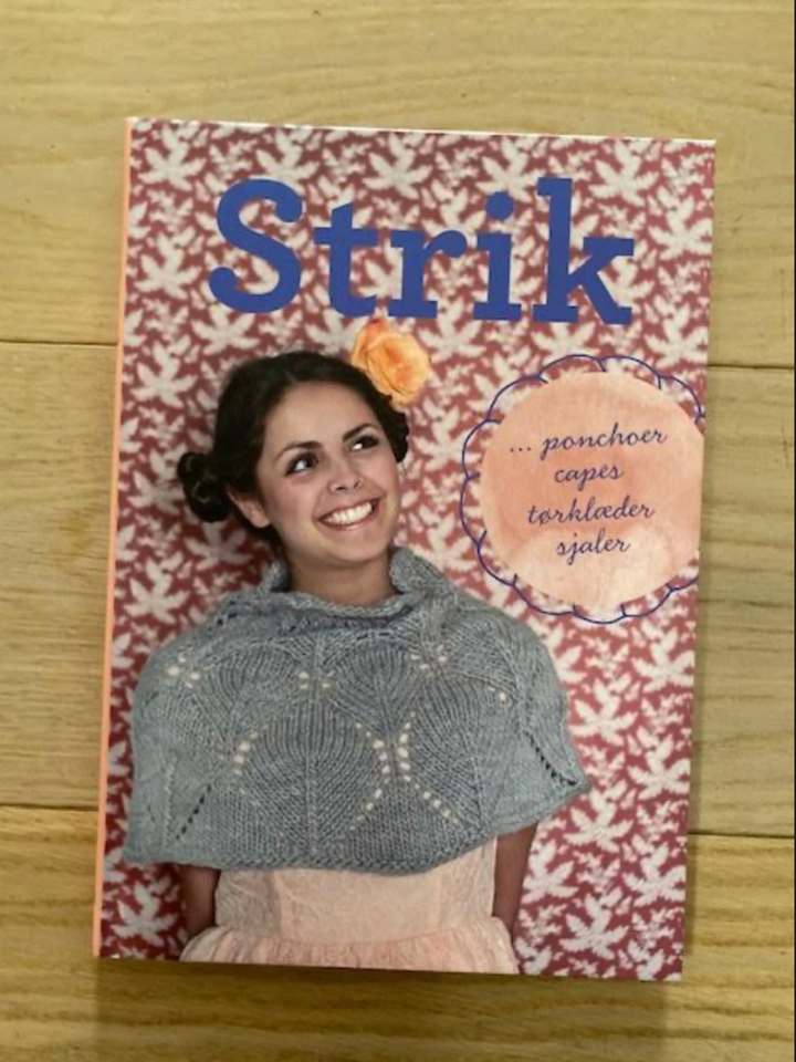 Strik - ponchoer, capes, tørklæder