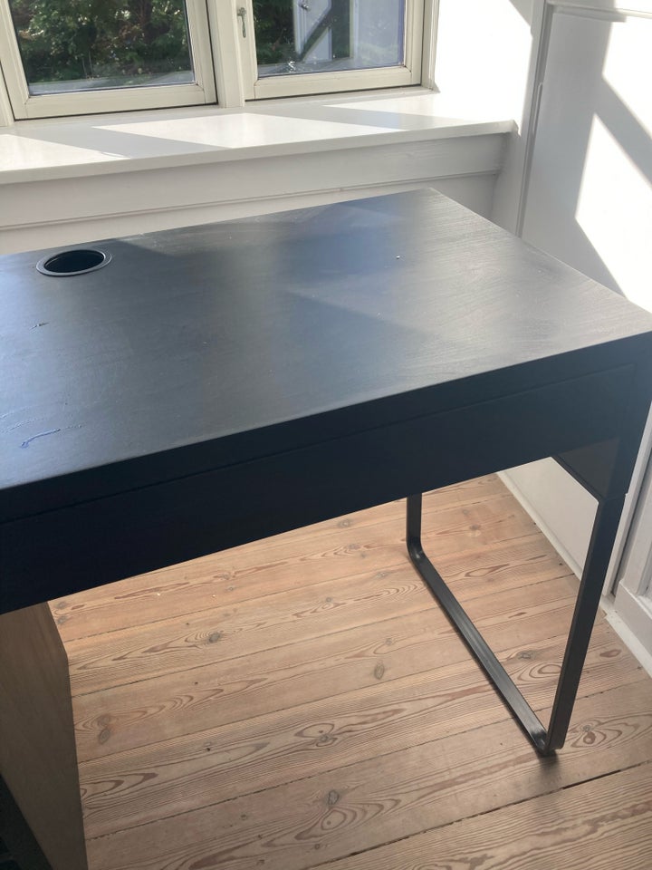 Skrivebord, Ikea, b: 105 d: 50 h: 75