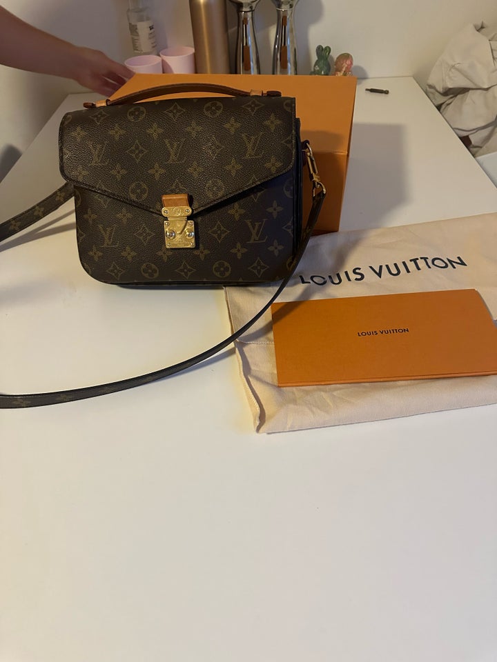 Crossbody Louis Vuitton læder