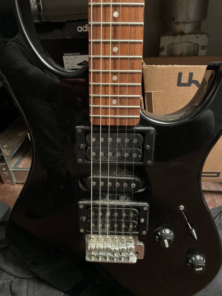 Elguitar, Yamaha Erg 121 c