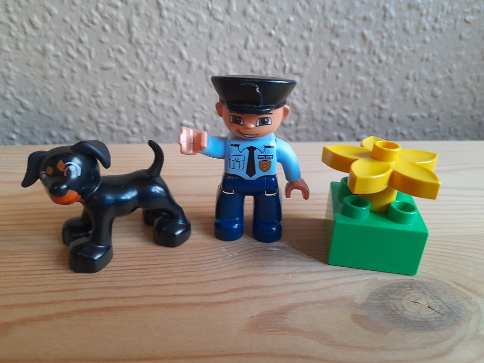 Lego Duplo, 5678 politimand og hund