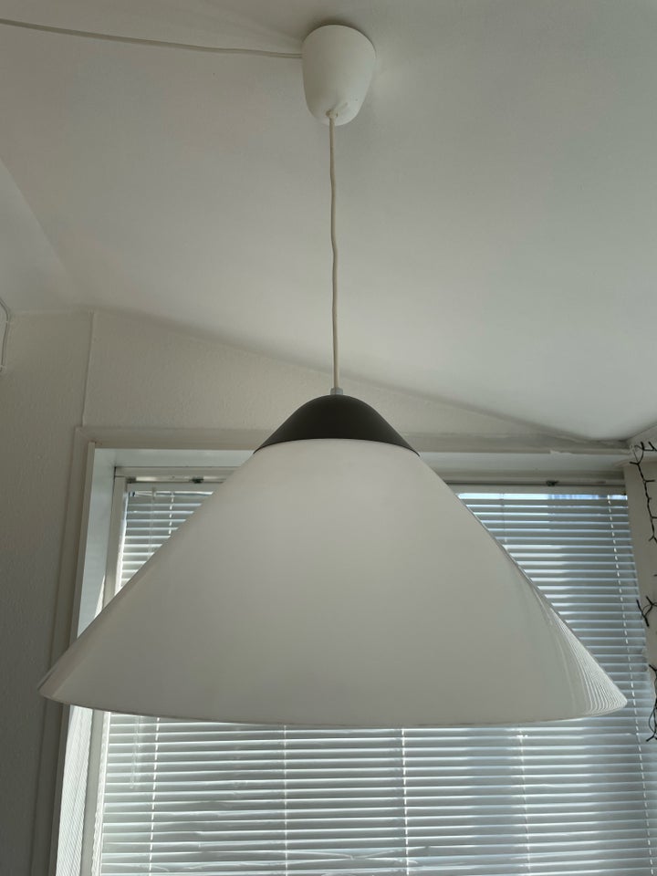 Anden loftslampe, Wegner