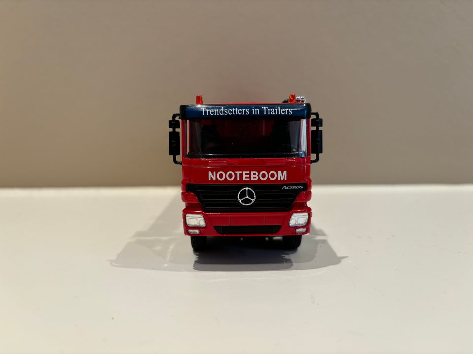 Modellastbil, NZG Mercedes