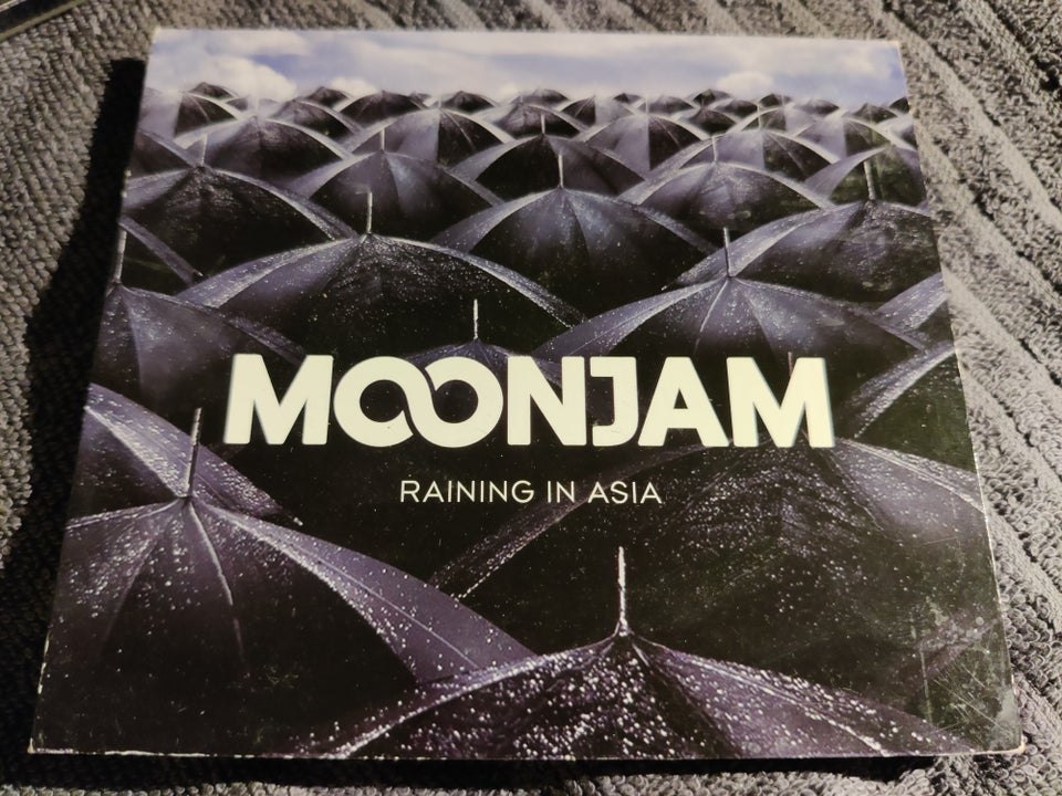 Moonjam: Raining In Asia rock