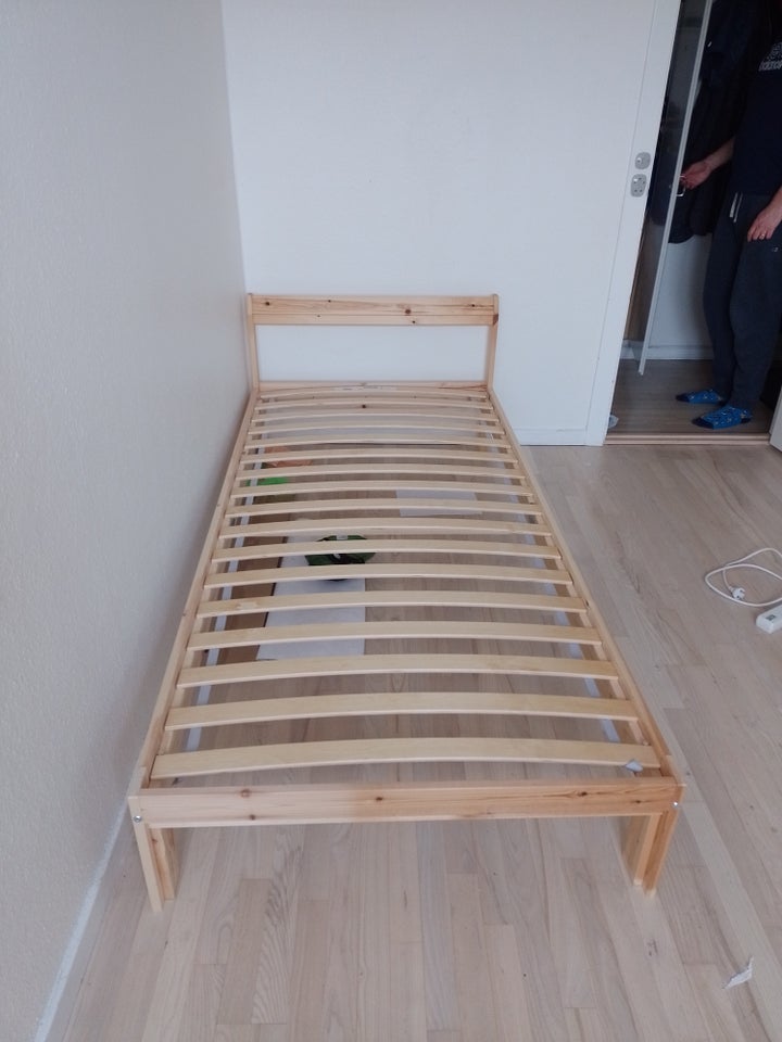 Sengeramme, Ikea, b: 90 l: 200