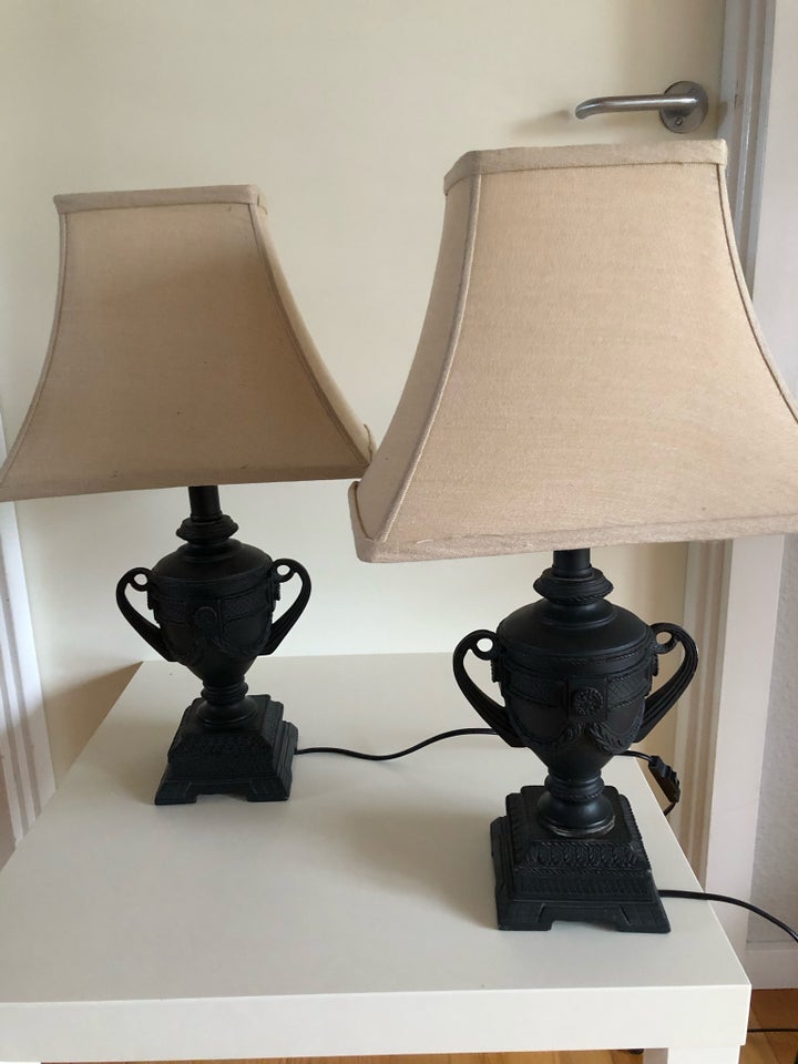 Anden bordlampe, Fra villa