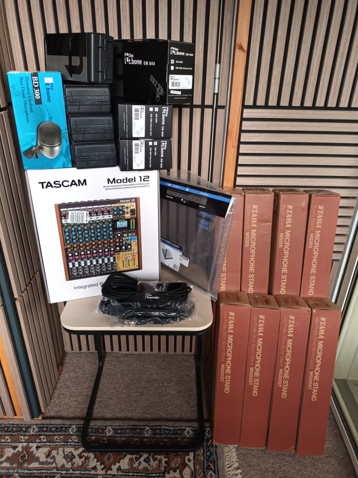 Andet Tascam Model 12+ Mic + Tama