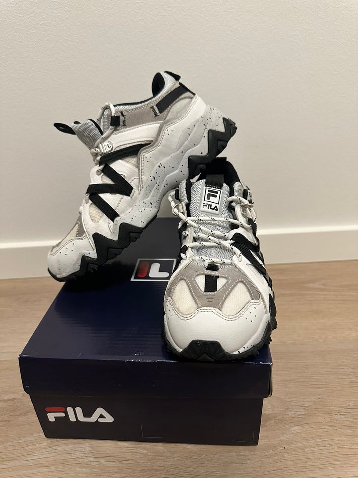 Sneakers str 38 Fila