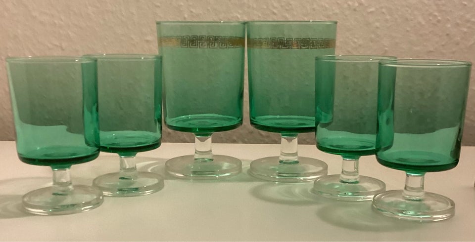 Glas, 6 x grønne glas på klar fod