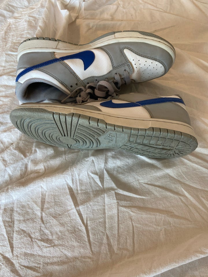 Sneakers, Nike Air Force 1, str. 39