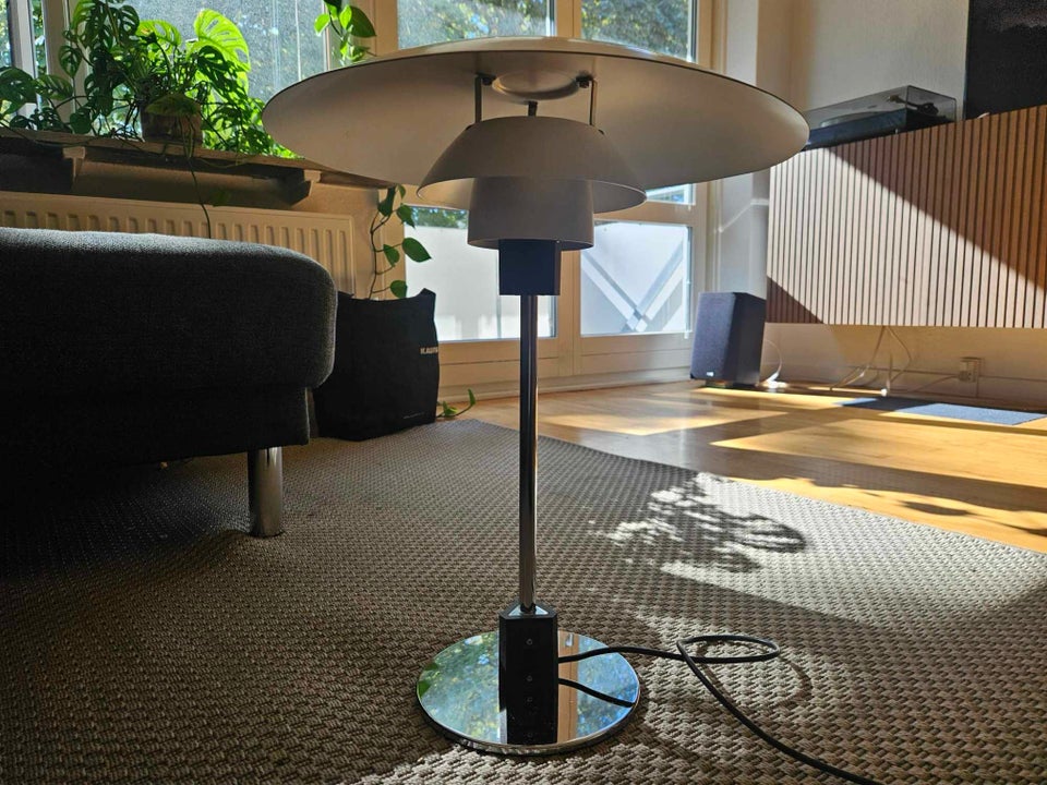 Skrivebordslampe Louis Poulsen