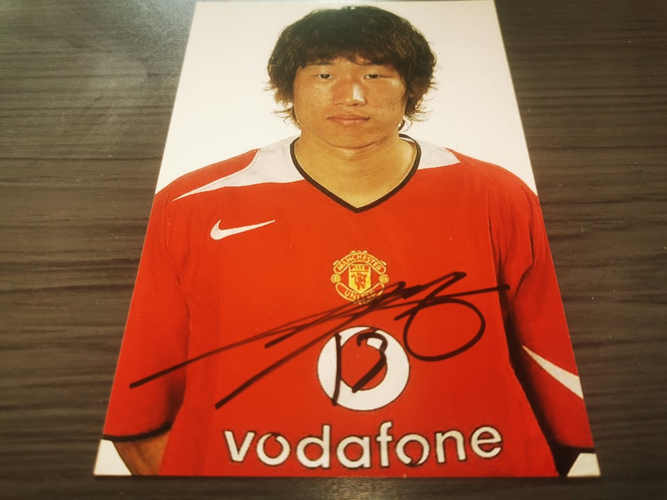 Autografer, Ji Sung Park autograf