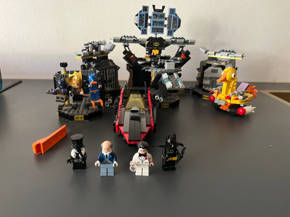 Lego Super heroes, Bat Cave