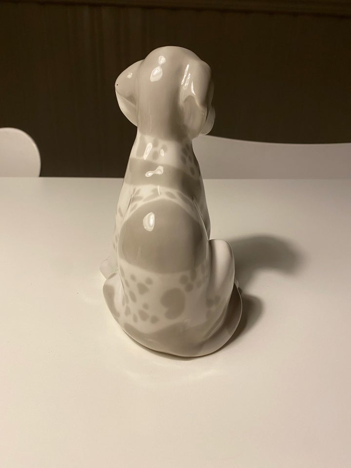 Porcelænshund SOLGT