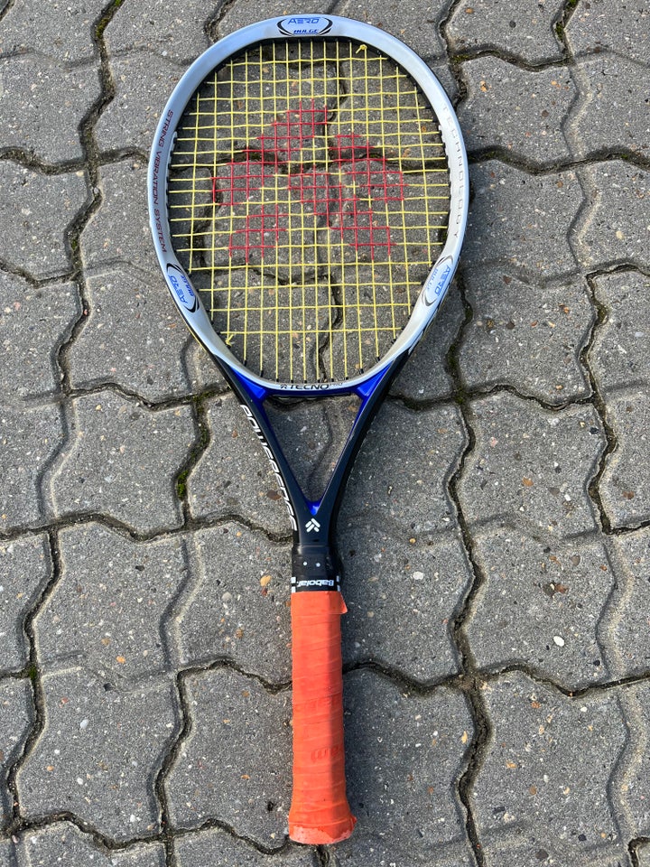 Tennisketsjer, Techno Pro