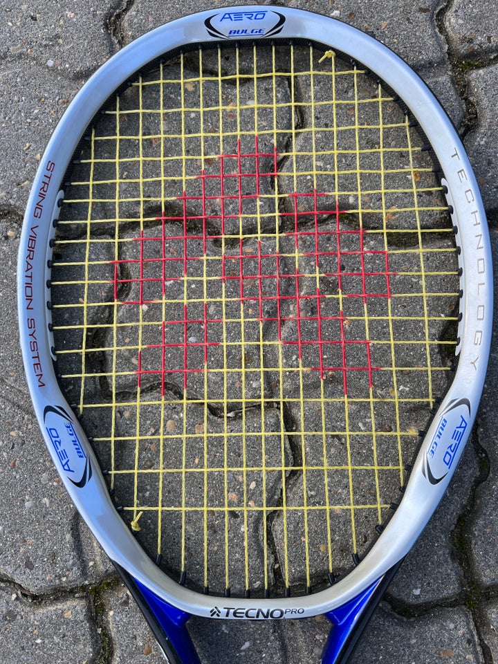 Tennisketsjer, Techno Pro