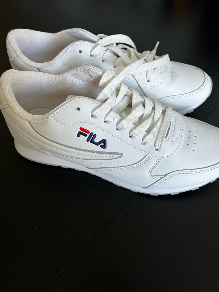 Sneakers str 39 Fila