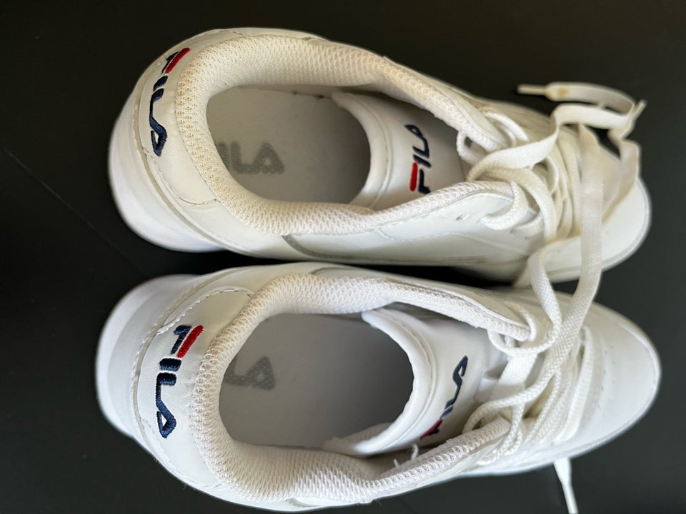 Sneakers str 39 Fila