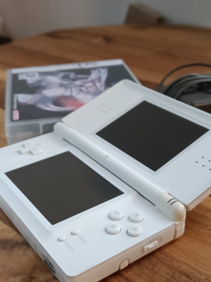 Nintendo DS Lite, God