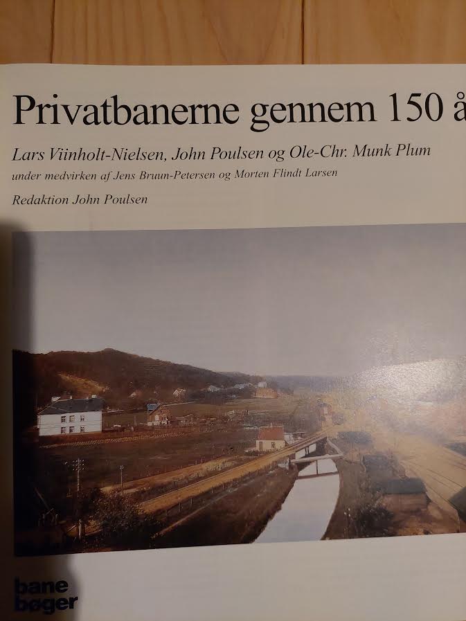 Privatbanerne gennem 150 år, Lars