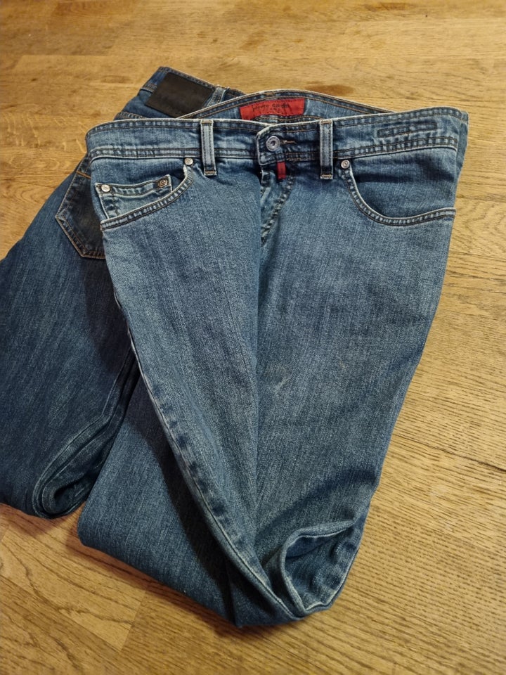 Jeans Pierre cardin str 33