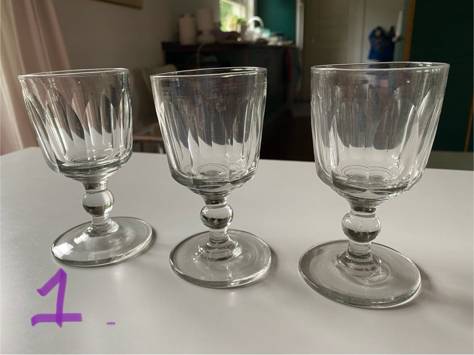 Diverse Christian den 8 glas