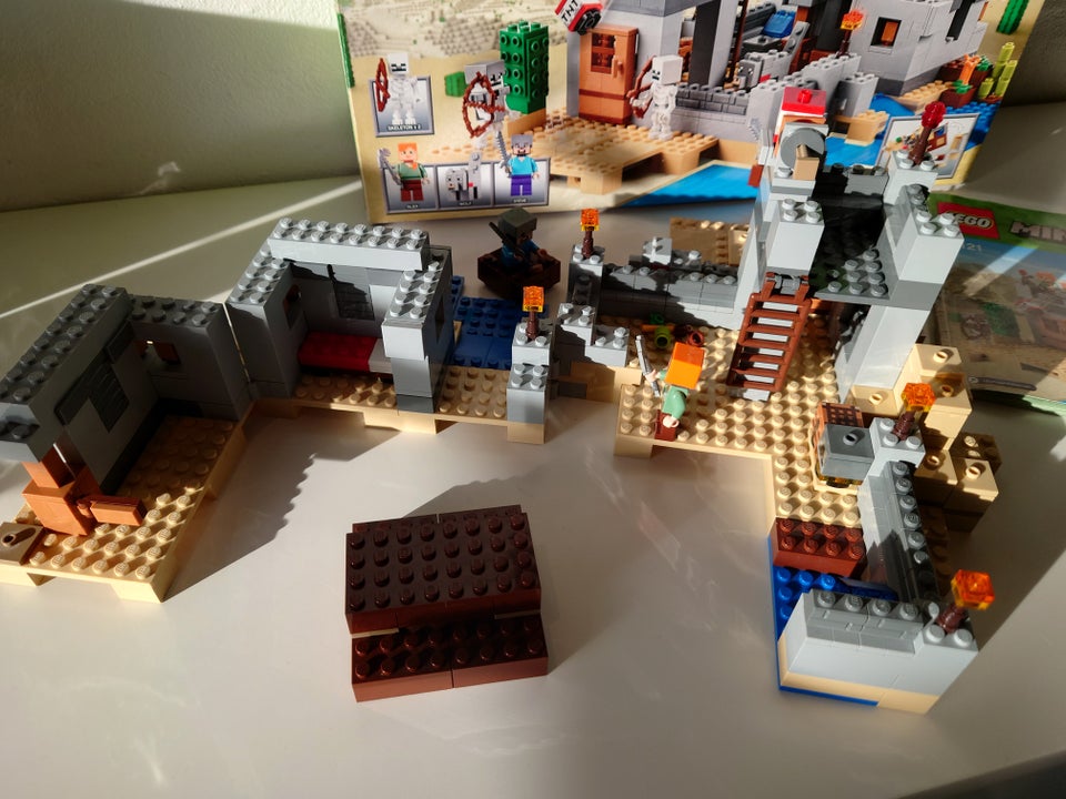 Lego Minecraft, 21121