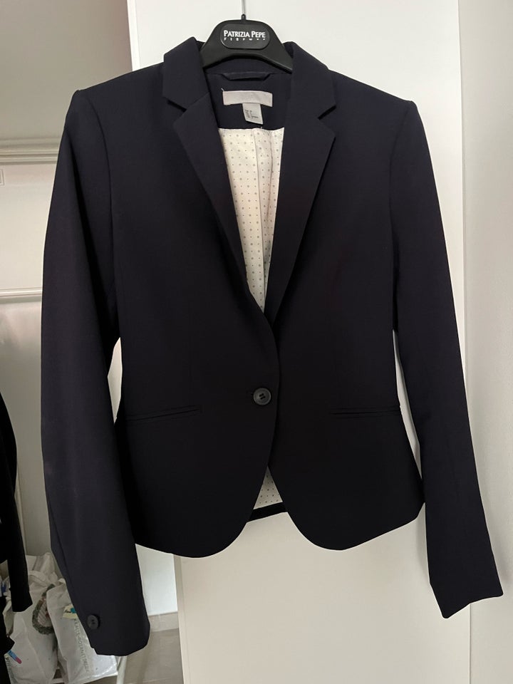 Blazer, str. 34, HM