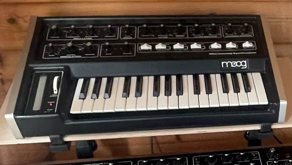 Synthesizer Moog Micromoog