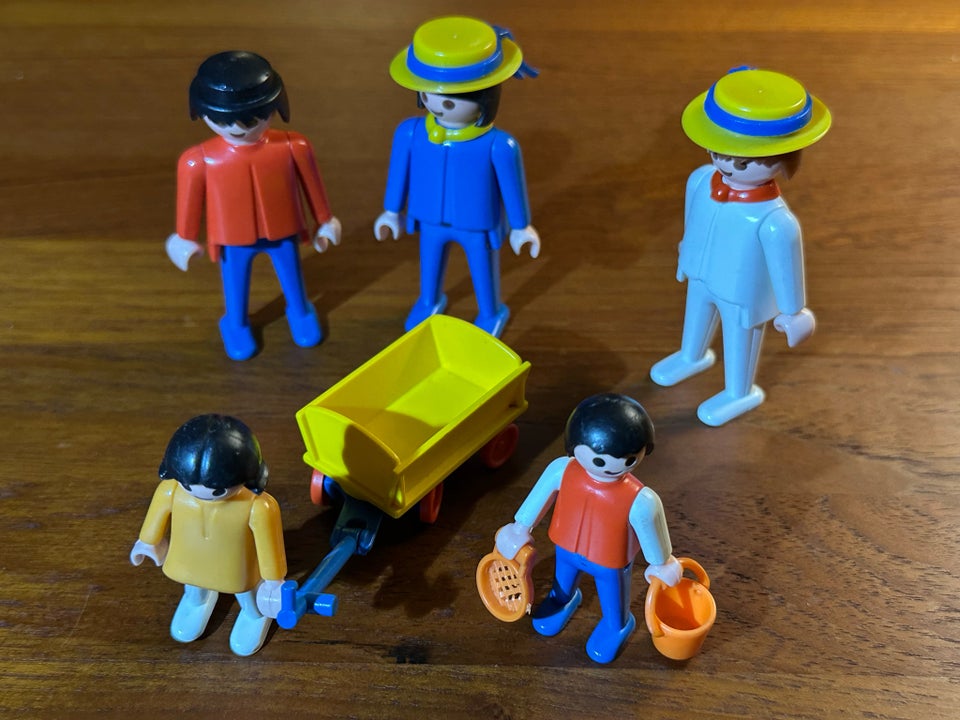 Playmobil, Familie tema,