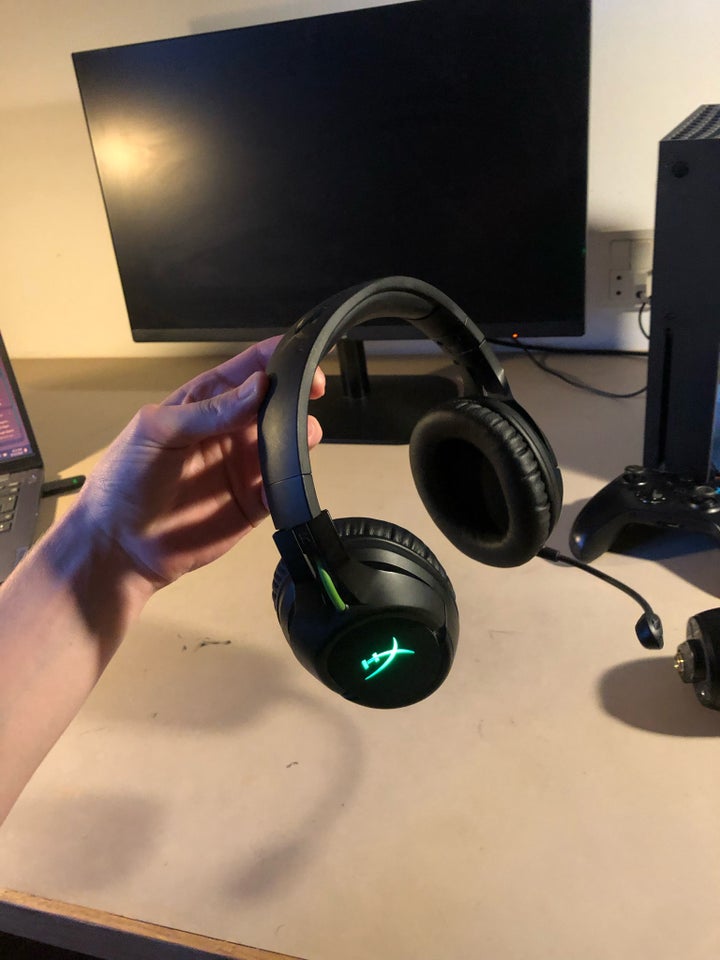 Xbox Series X, Headset , God