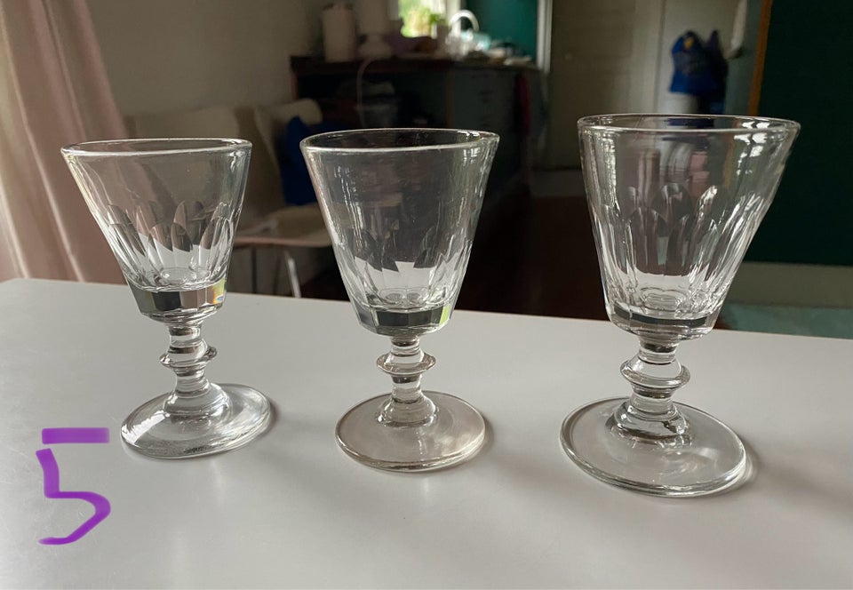 Diverse Christian den 8 glas